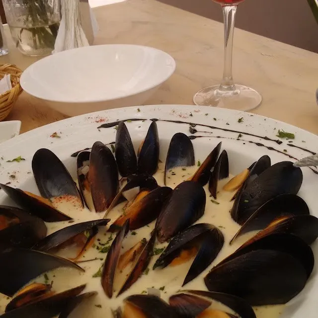 Mejillones al vino blanco